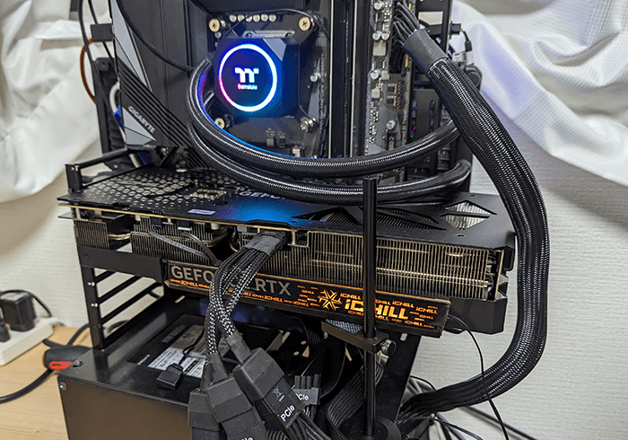 INNO3D iCHILL RTX4080を取り付けたところ