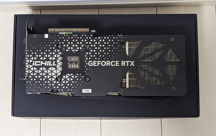 INNO3D iCHILL RTX4080 天面